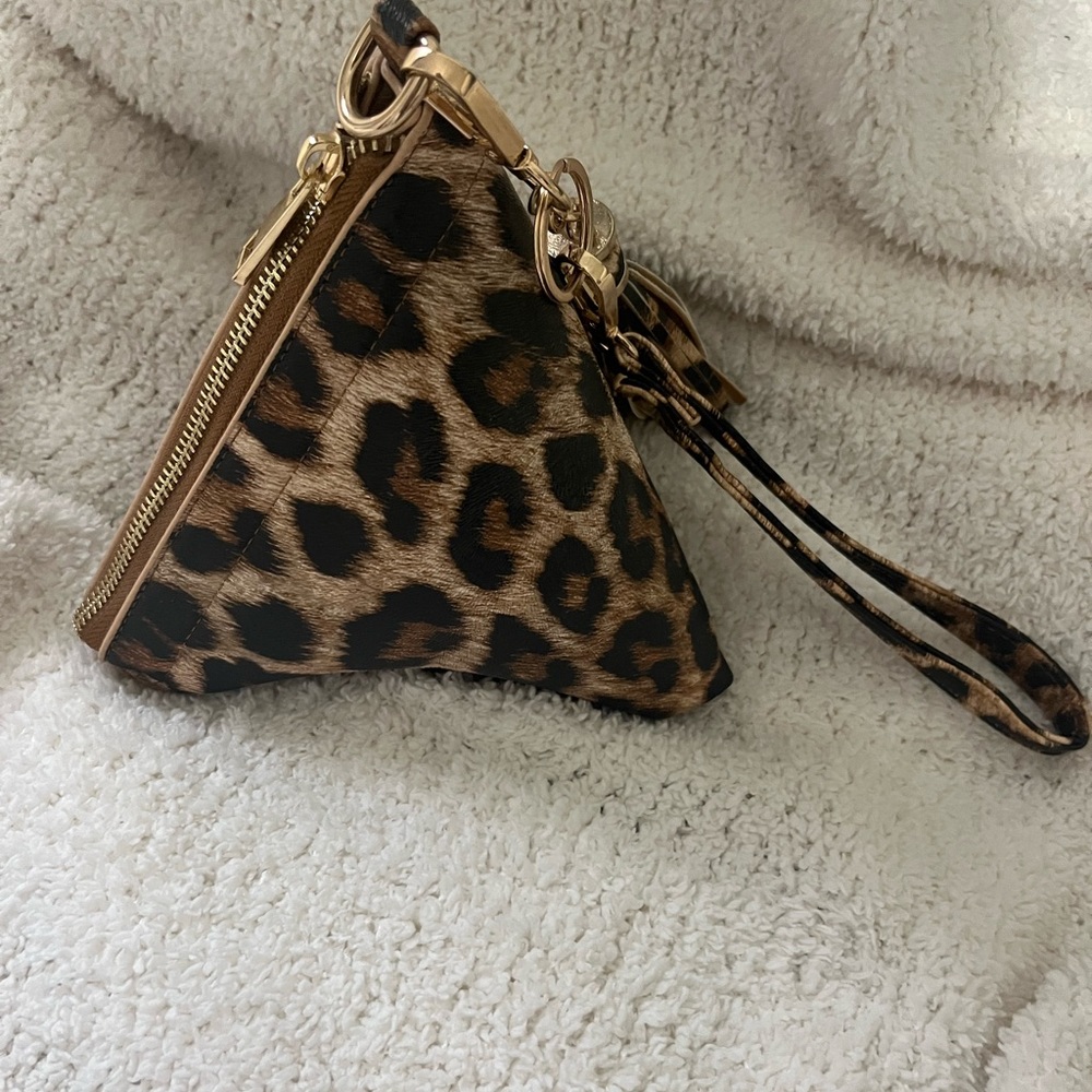 simply diva boutique pyramid cheetah wristlet - Picture 2 of 5